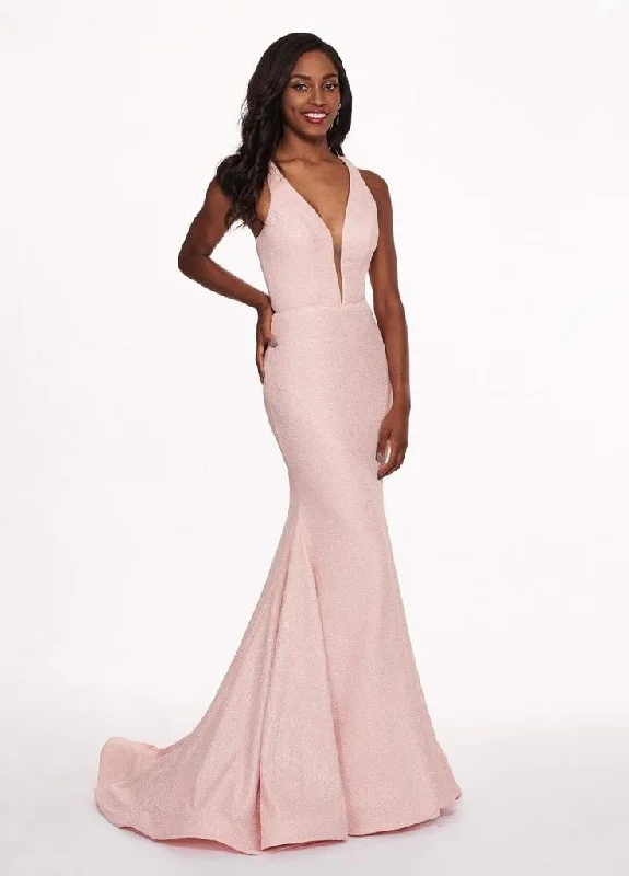 women's lightweight dressesRachel Allan - 6472 V-Neck Fitted Crinckled Foil Jersey Evening Gown