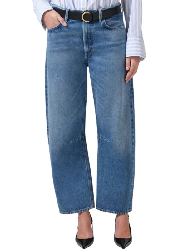 women's denim jeans for a night at the clubMiro Relaxed Jeans In Pacifica